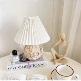 Vintage Small Table Lamp ins Hundred Pleated Girl Net Red Korean Nordic Decorative Table Lamp Bedroom Warm Solid Wood Bedside Lamp