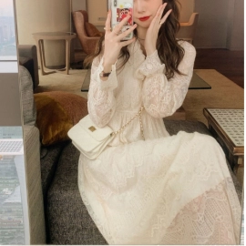 Early Spring New Style Temperament Light Mature Style French Vintage Slim V-neck Bottom Long Dress Gentle Lace Dress